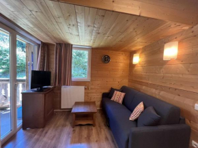 Appartement avec piscine chauffée, parking et vue montagne à Cauterets - FR-1-812-77